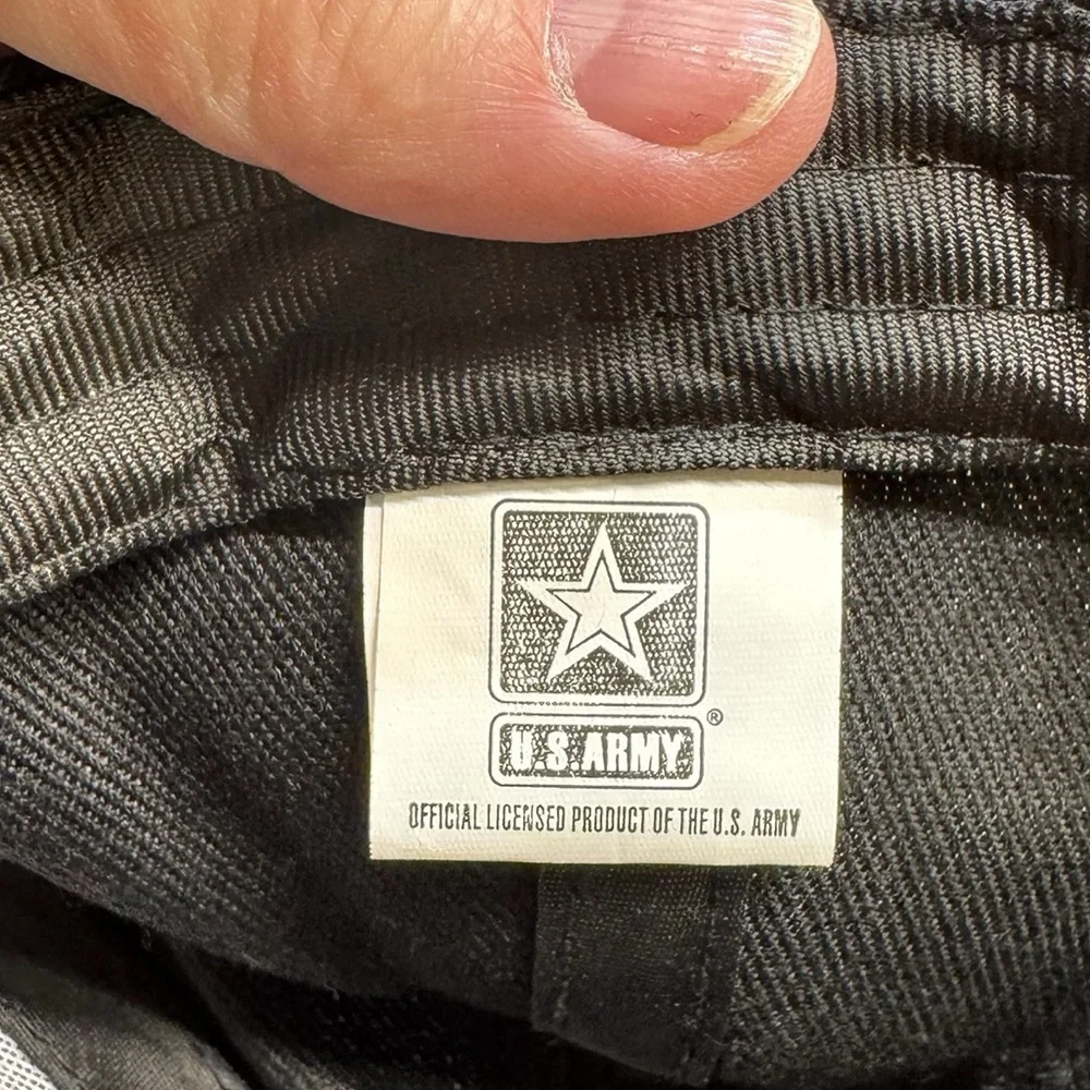 Official‎ U.S. Army Black Cap with logo patch and American Flag embroidered